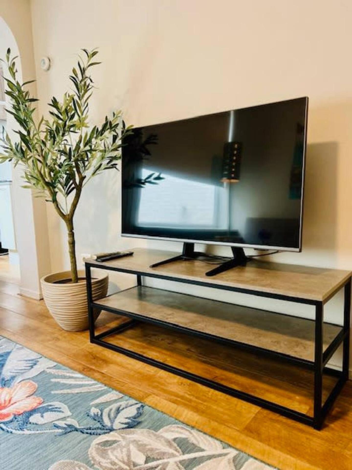 Comfortable Apt With Garden And Washing Machine Apartment